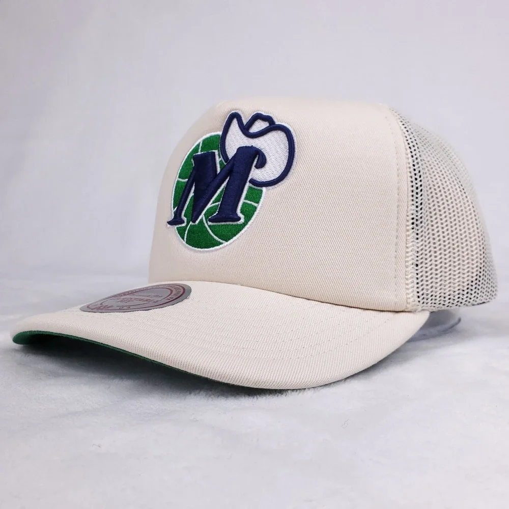 Dallas Mavs Mitchell & Ness NBA Foam Trucker Hat Cap 3D Logo Cream NWT